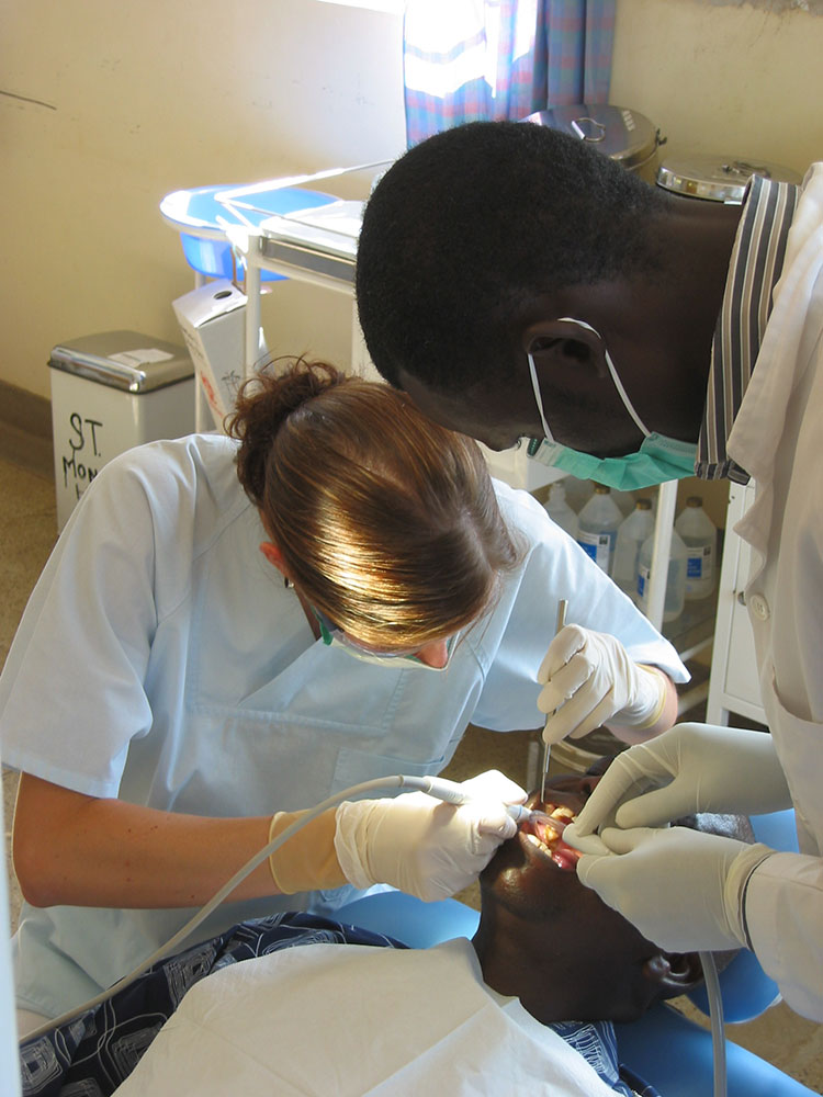 Hilfe für Afrika Zahnarztpraxis Dr. Kandt Flöha